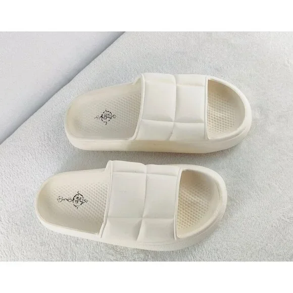 Puffy Slide On Sandals Cream Foam Quilted Slippers Quilted Puff Design Comfort - Picture 5 of 11